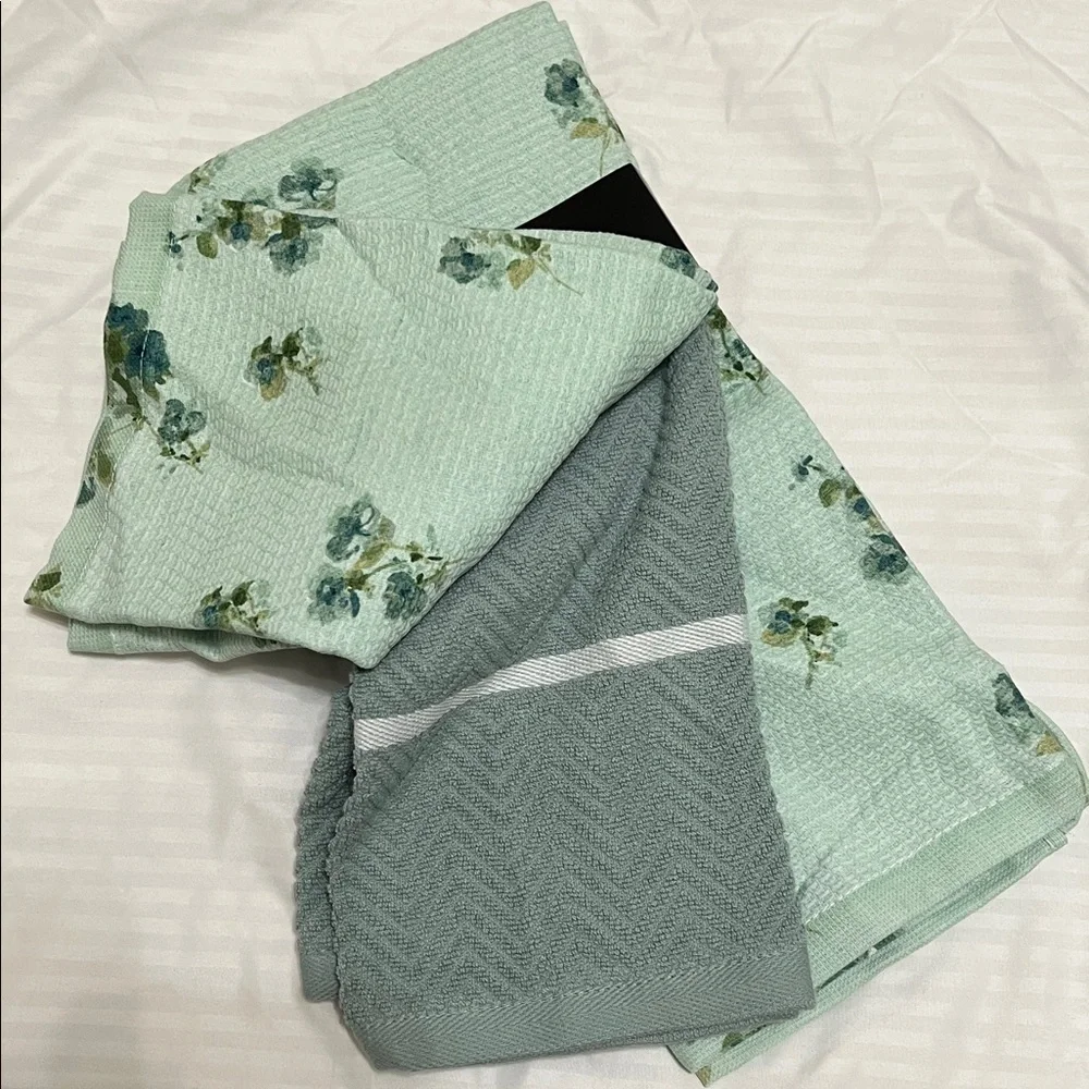 Lauren Ralph Lauren Kitchen Towels set of 3